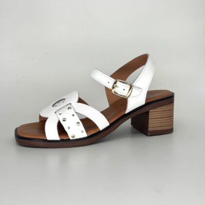 Esclava de tacón alto de piel en color blanco